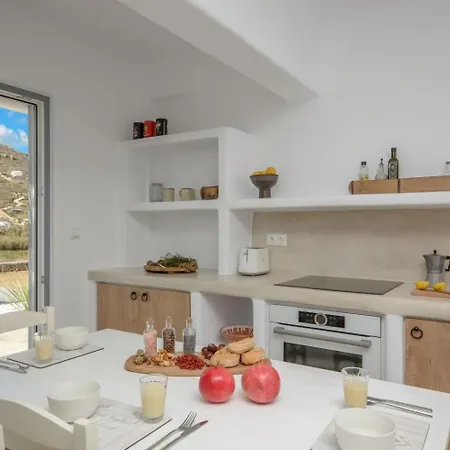 Villa Soraya, Private Two Storey Gem In Stelida, Naxos *